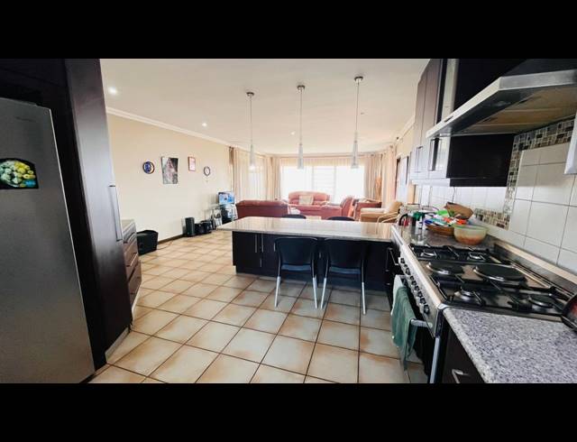 4 BEDROOM HOUSE TO LET IN BLUFF